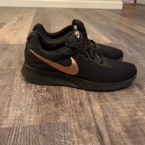 Women’s Nike size 8